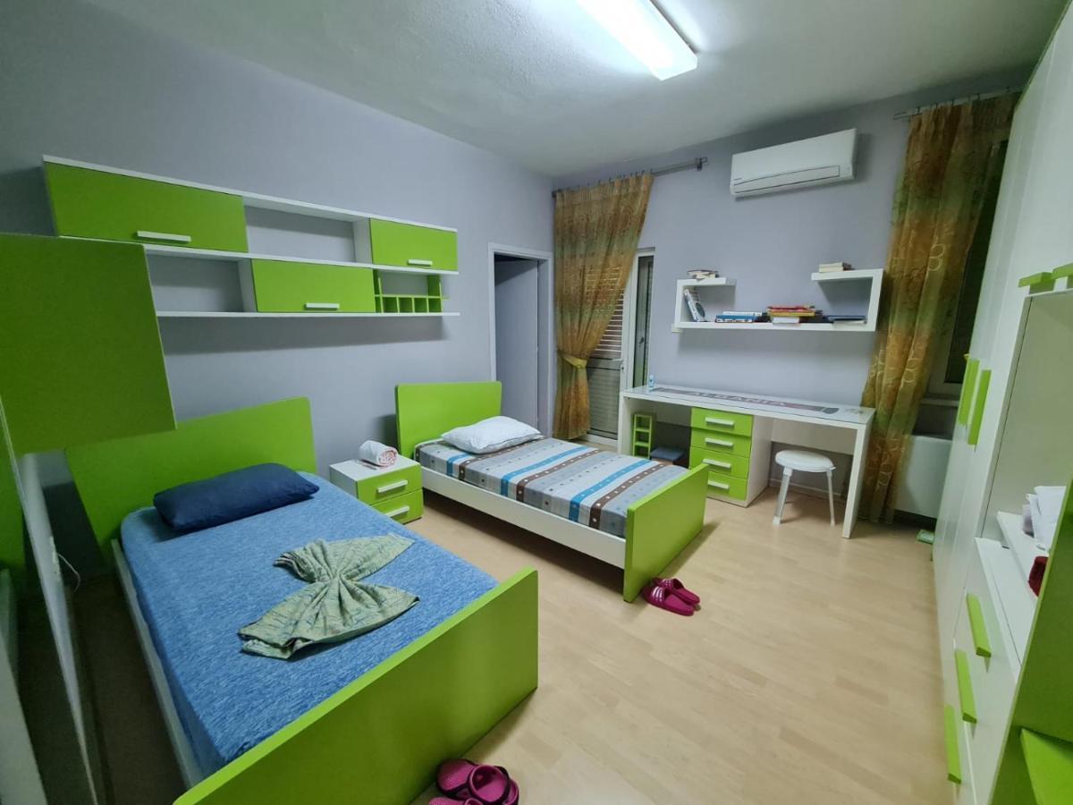 Et Apartaments Tirana Exterior foto